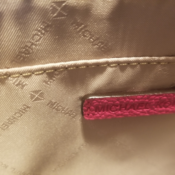 Michael kors large zip clutch nwt - Picture 5 of 6